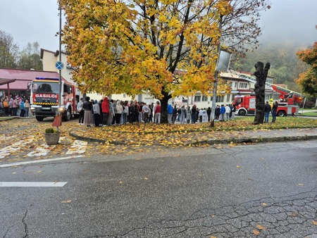 Pozarna vaja na OS Mirna, foto PGD Mirna 1